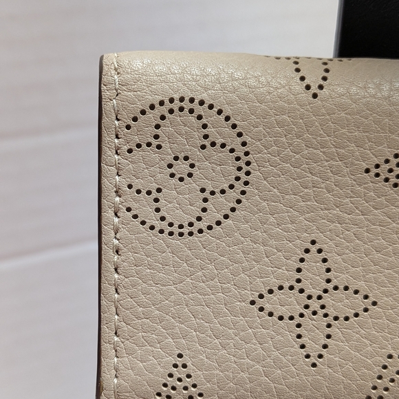 Louis Vuitton Beige Perforated Monogram Leather Key Ring - Picture 5 of 11